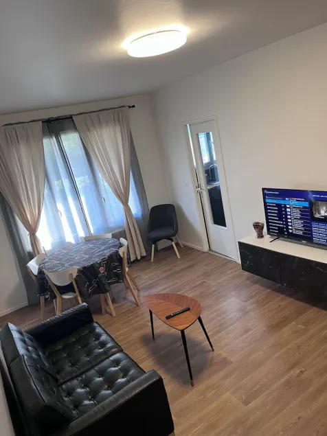Lovely apartment in a good location near the town center - Image 1
