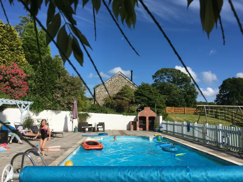 Self Catering Rural Farm Cottage + Heated Pool Cornwall - Image 1