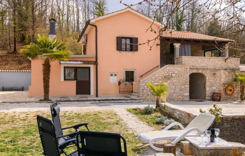 Wunderschönes Haus mit 3 Schlafzimmern in Mandalencici - Image 1