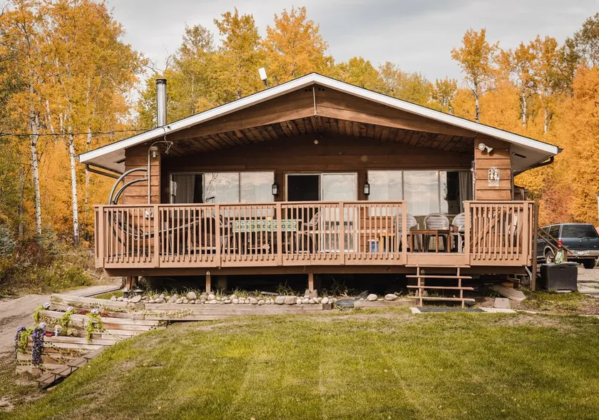Cozy lake Cottage - Image 1