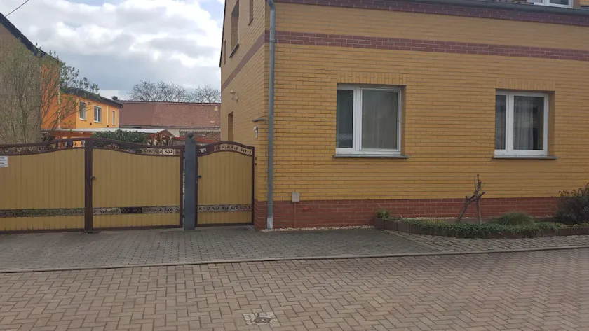 convenient location, very close to the Goitzsche - Image 1