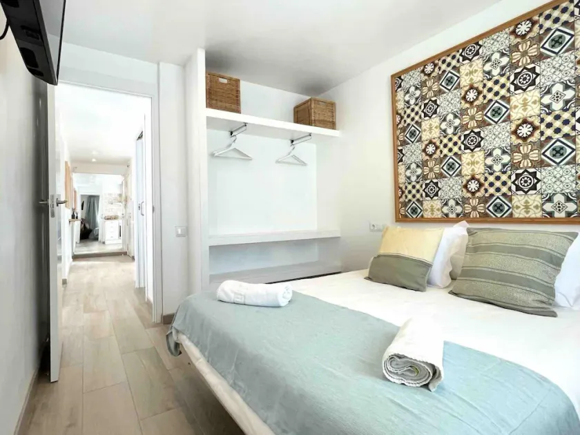 Apartamento excepcional,piscina y 100m de la playa, parking gratis!! - Image 1