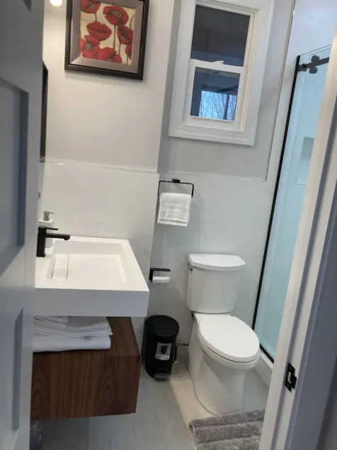 Rare Luxury Spacious City Suite - Image 1