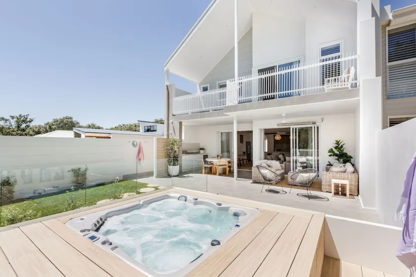 Hidden Ocean - Luxury Beachfront Retreat - Image 1