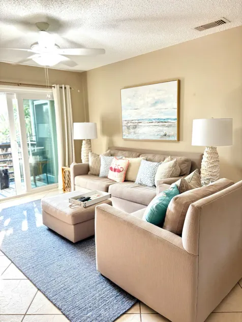 Beachside, 2/2 Condo, 3 Pools, Pickleball, Sauna - Image 1