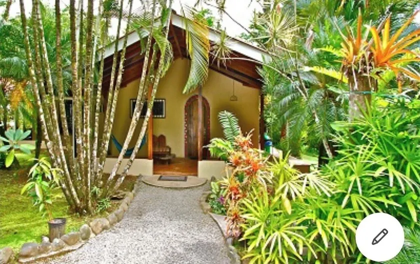 Casa Riviera- Walk to surf, tropical gardens, river access - Image 1