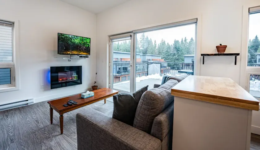 Niska’s Den by Revelstoke Vacations - Image 1