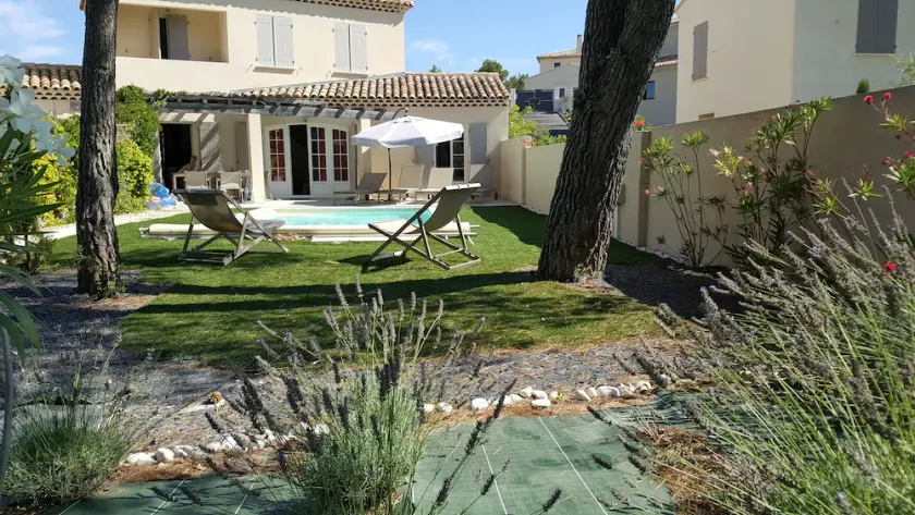 Villa Cigale, villa with private pool in the area of ​​Pont Royal - Image 1
