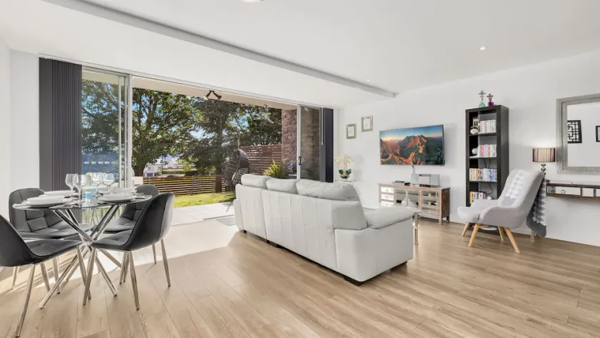Edge One - Dog Friendly Jindabyne Holiday Apartment - Image 1