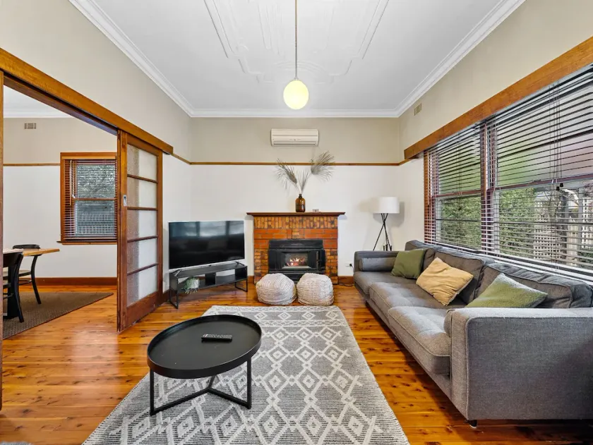 'YANALEN COTTAGE' - Image 1