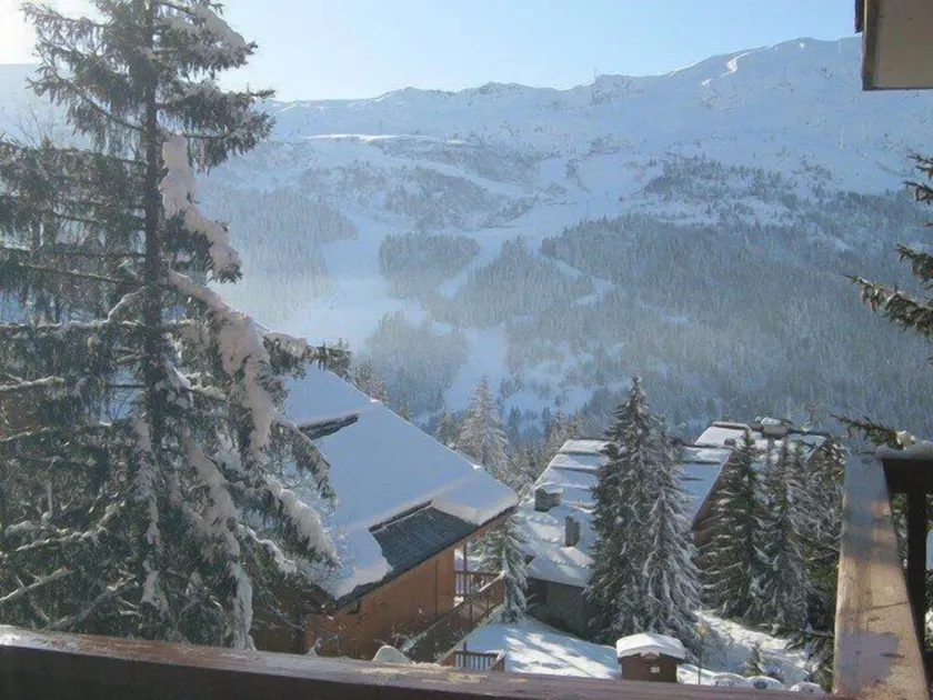 150m from ski slopes, 1st floor, view mountain, balcony, ski locker, 28m², Méribel - Image 1
