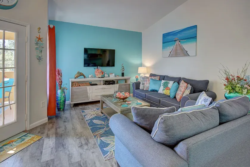 Royal Dream at Avalon Clearwater - Pool & Free Parking - 10 Min Drive to Clearwater Beach - Image 1
