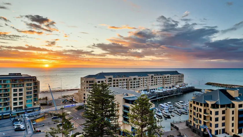Belle Escapes - Glenelg Skyline Penthouse - Image 1