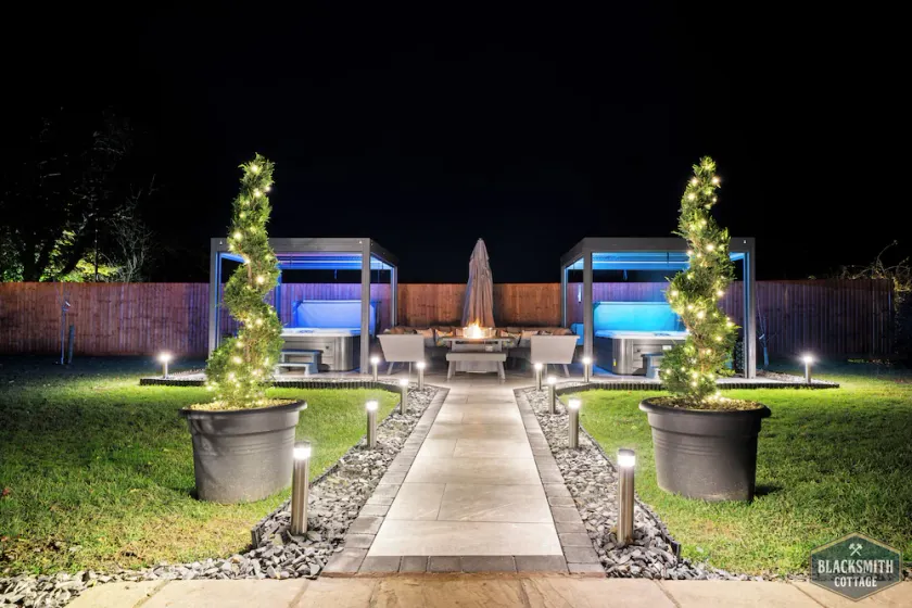 Luxury 4BR Cottage near St Georges Park - Image 1