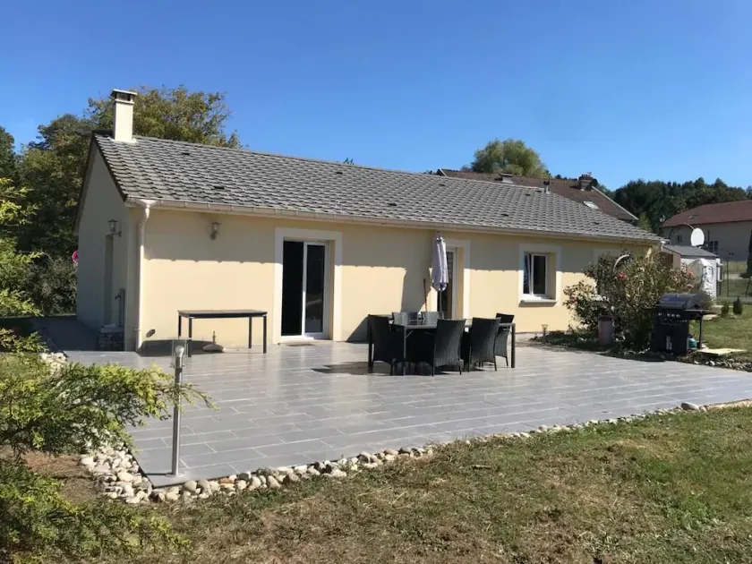 Cosy villa in wooded surroundings Heated swimming pool available from May to September - Image 1