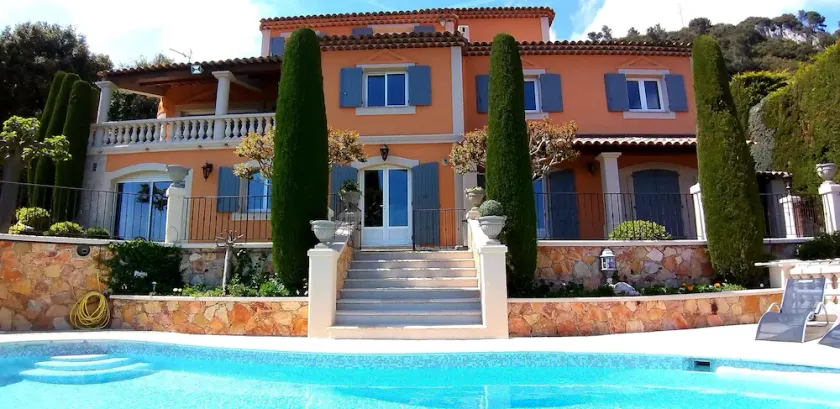 Apartamento en villa encantadora con vista panorámica del mar y la Costa Azul - Image 1