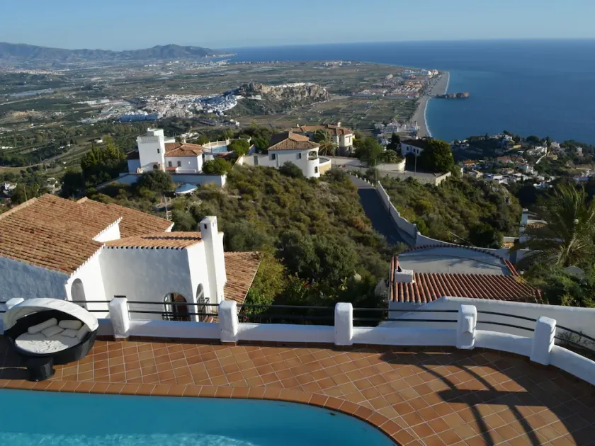 Splendida villa con bella vista e piscina privata - Image 1