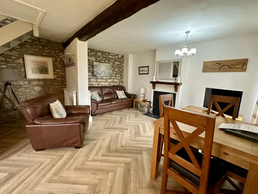 Bilsdale Cottage, a dog friendly hidden gem near Helmsley and the North York Moors National Park - Image 1