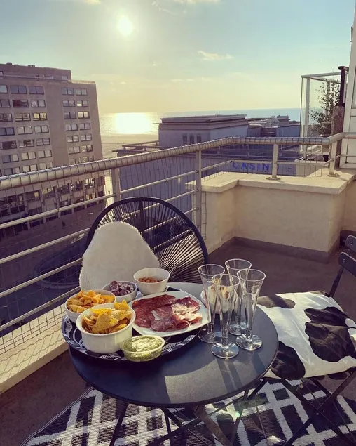 NICE TWO-BEDROOM APPARTMENT WITH TERRACE - Image 1