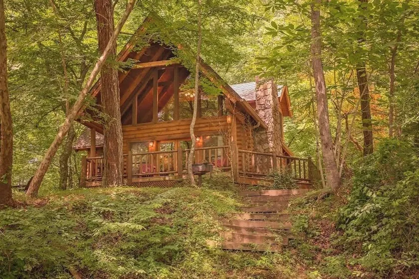 Ocoee Log Cabin steps from Ocoee in resort village - Image 1
