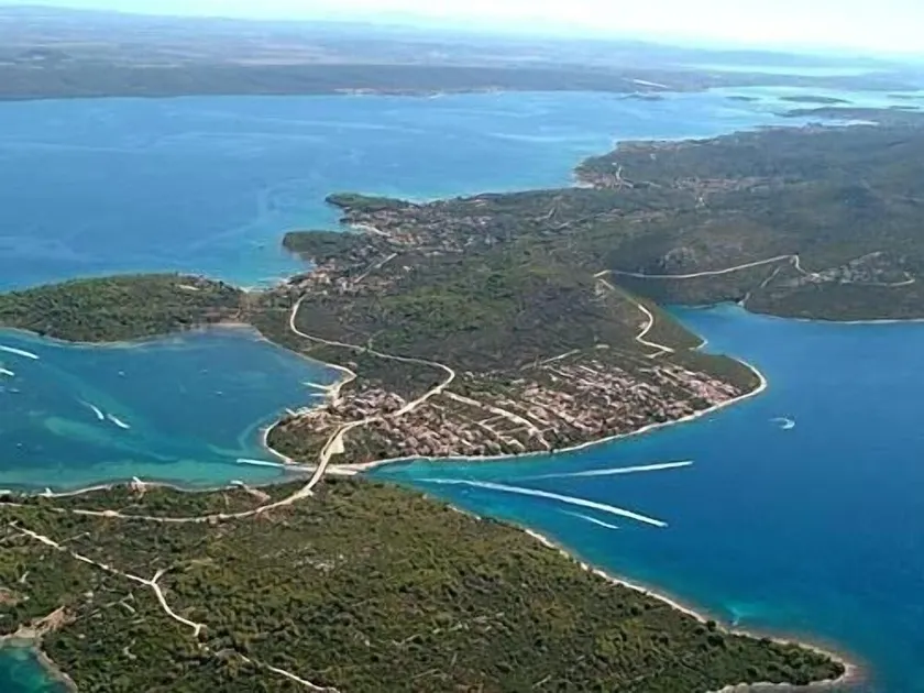 Nevidjane: House / Villa on the island Pasman near \"Kornati\", giving away organic vegetables - Image 1