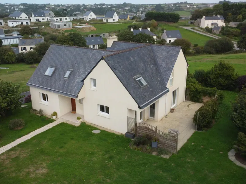 House in Saint-pabu Near Stunning Beaches - Image 1