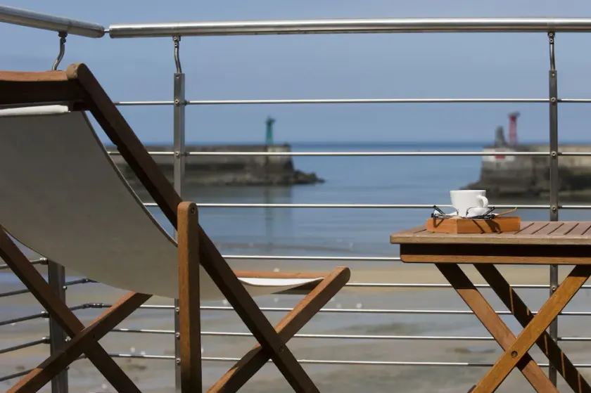 Fiskernes hus mod havet med terrasse, charme og enestående udsigt - Image 1
