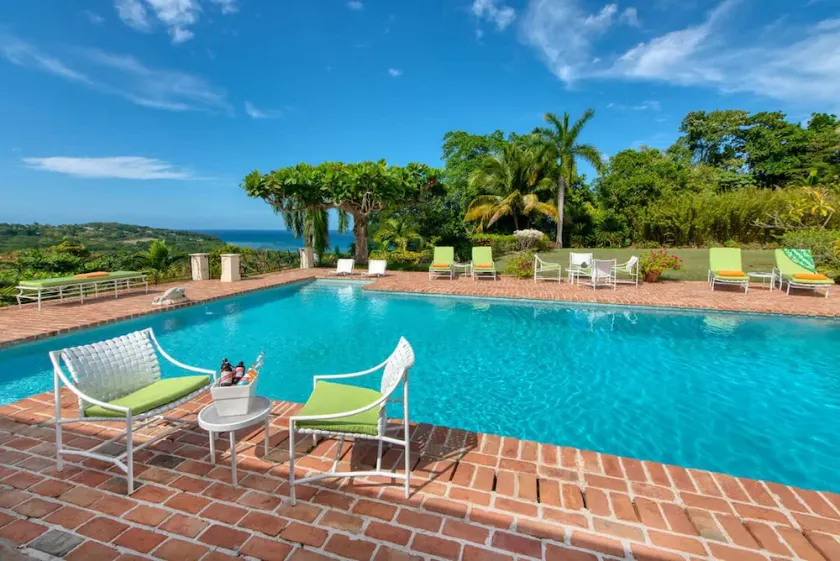 Private 2BR Open-air Villa Panoramic Views Pool - Image 1