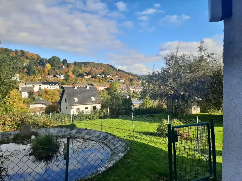 Romantic apartment with garden - Image 1