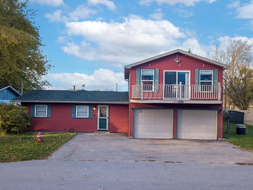 Catch on the Canal - Waterfront Getaway Near Casino, Dining & Entertainment - Image 1