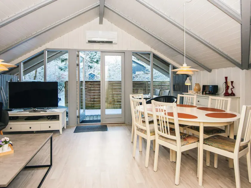 6 person holiday home in Give - Image 1