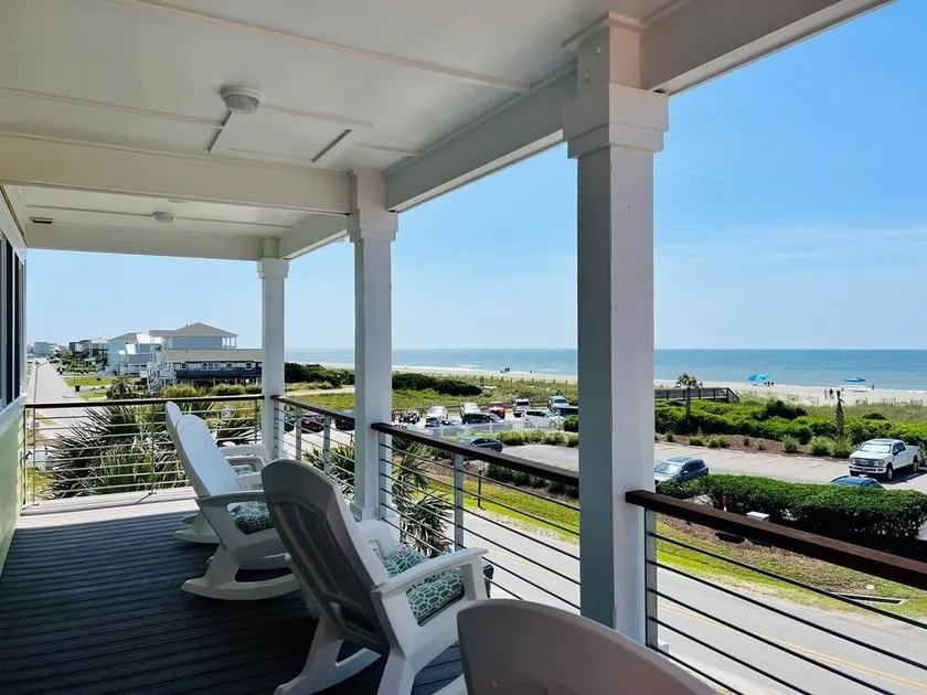 The Rainbow Connection 4 Bedroom Home by RedAwning - Image 1