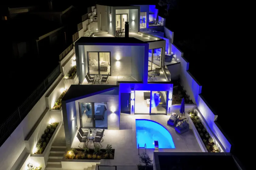 White Cliff Luxury Suites - Image 1