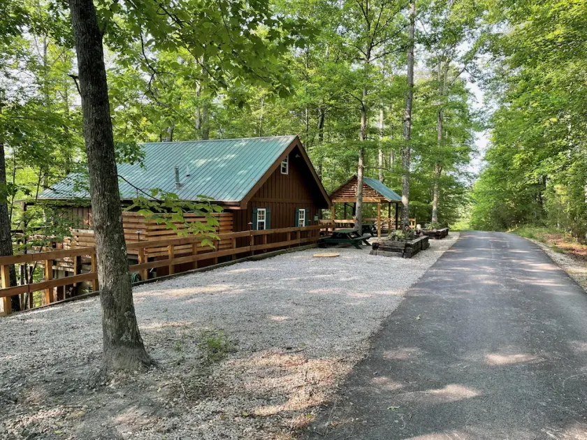 Cabin Red River Gorge/Cliffview Resort with hot tub and wi-fi - Image 1
