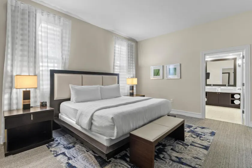 Deluxe King Studio, Living & Kitchen - Best Vacay! - Image 1