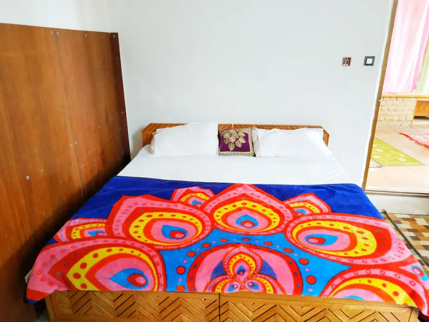 Hill top house 2br, incredible view, old Manali. - Image 1