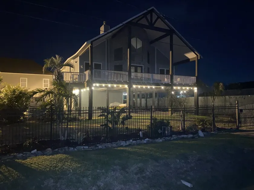 The Compound in Sunny San Leon - Image 1