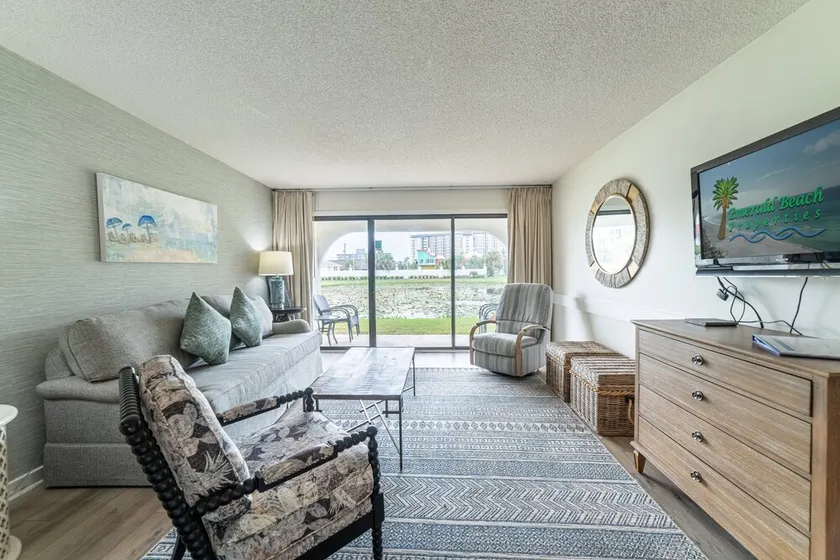 The Lily Pad! Edgewater Villa-Beautiful Pond & Golf Views-Walk In Shower - Image 1