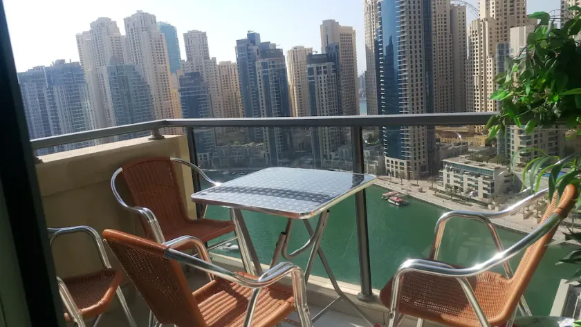 Luxury apartment In the heart of Dubai Marina, No.1 best tower next to the beach - Image 1