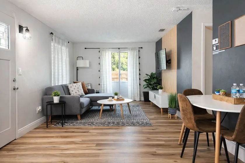 Private Yard Escape - 8 Min to Beach - Quiet &Stylish - Image 1