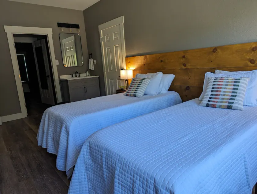 Restful cottage close to antique shopping and mountain biking - Image 1