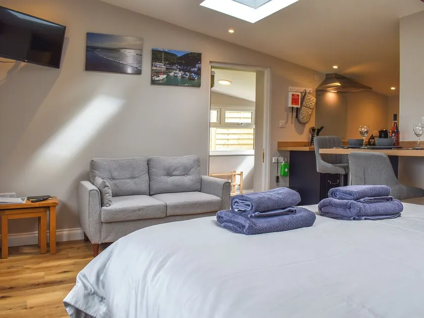 Durcombe Water Annexe - Image 1
