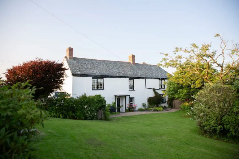 Large Grade II Listed 17th Century Farm House In Stunning Rural Location Near Ocean - Image 1