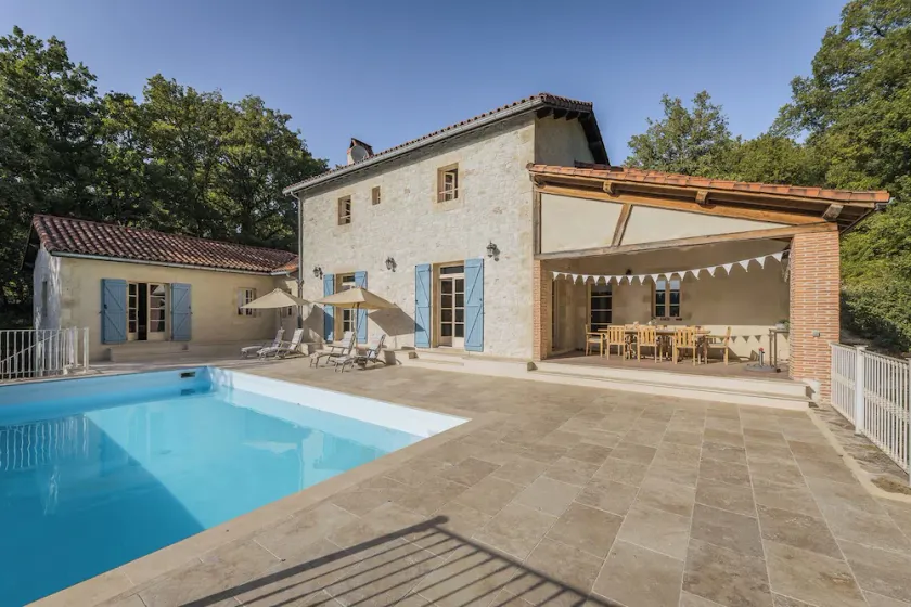Villa Saint Cirque, a holidayhouse with a very large private pool - Image 1