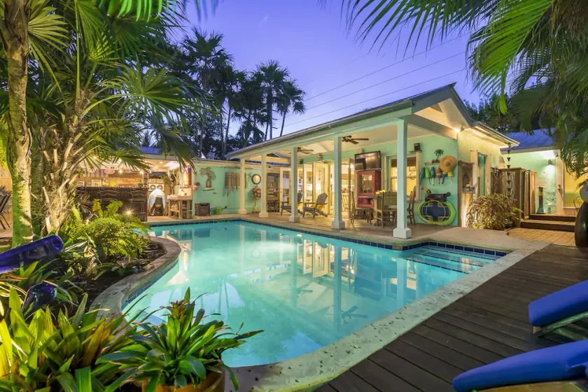 BAREFOOT BUNGALOW~2 Bedroom, 2 Bathroom Home w/ Office, Pool and Tiki Hut! - Image 1