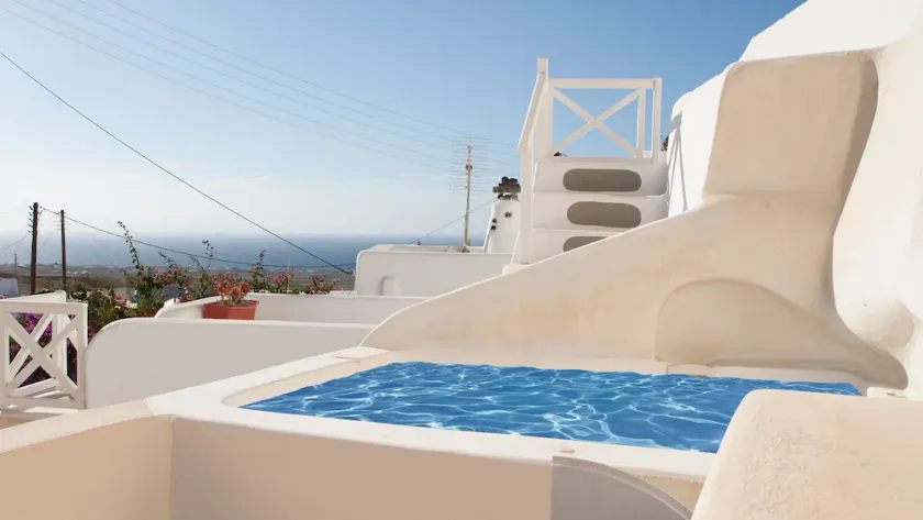 Oia, Finikia Cave House - Image 1