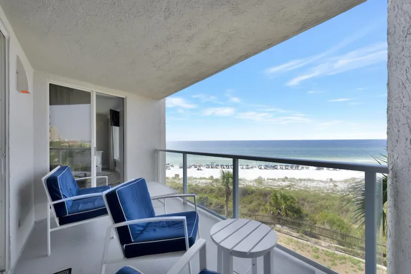 Beachside Two 4205 - Image 1