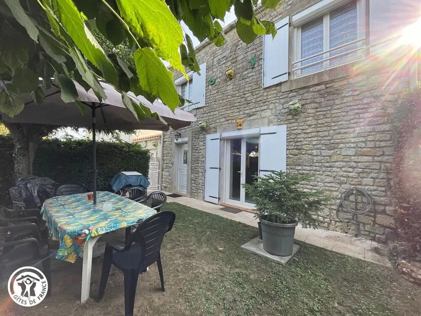 Charming Village House with Courtyard, Near Ocean, Baroque Music Festival, and Local Amenities - Image 1