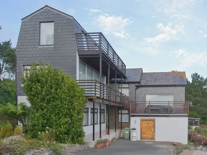 5 bedroom accommodation in Strete, near Dartmouth - Image 1