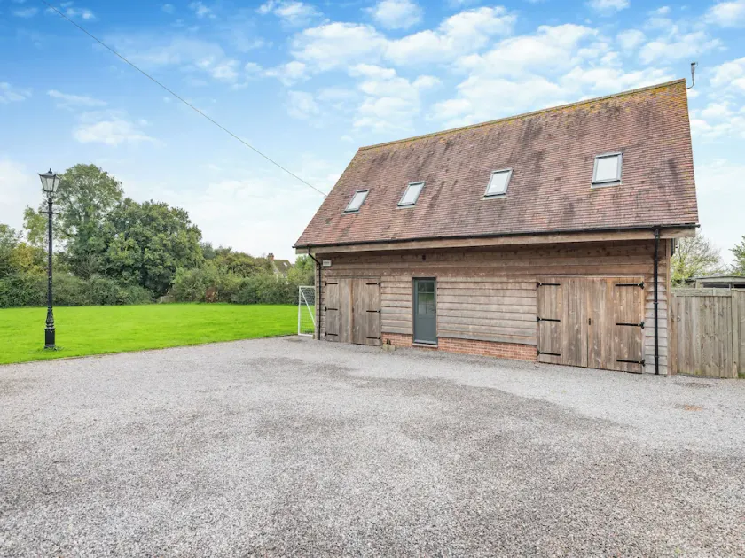 New Inn Farmhouse - Image 1